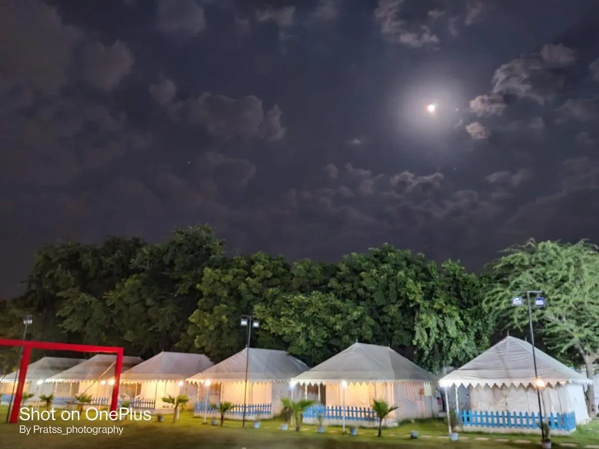Luxury tent Agra Camps And Resort