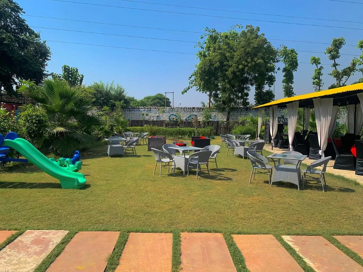 Luxury tent Agra Camps And Resort
