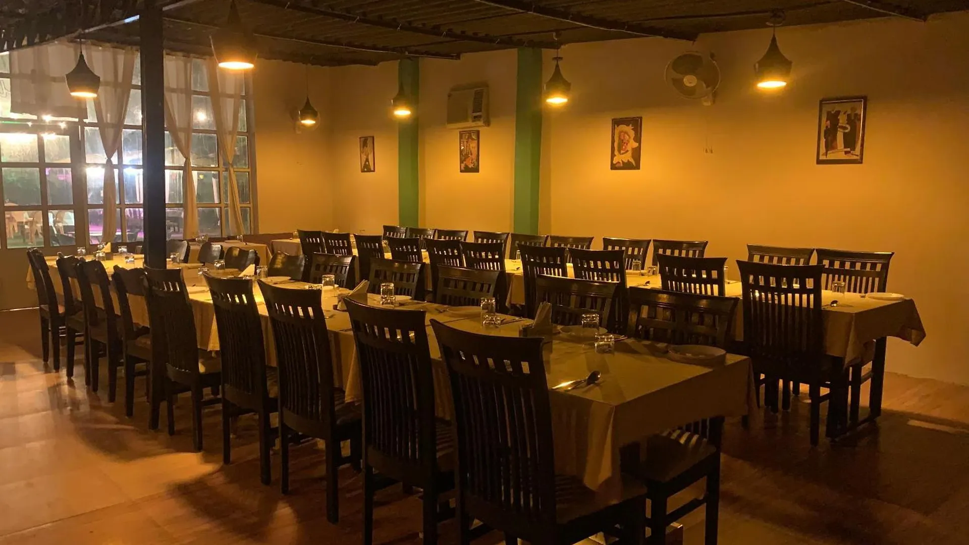 Luxury tent Agra Camps And Resort